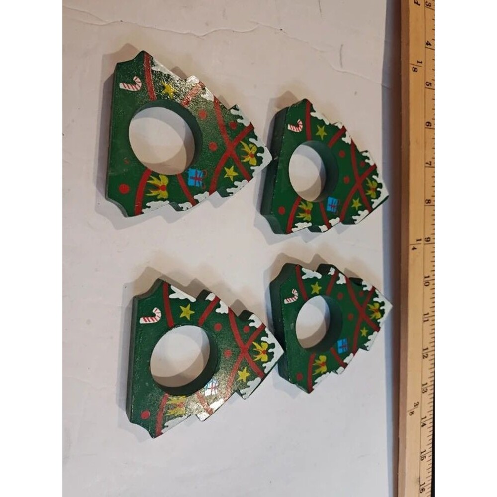 Vintage Painted Wooden Christmas Wreath Napkin Rings - Set of 4